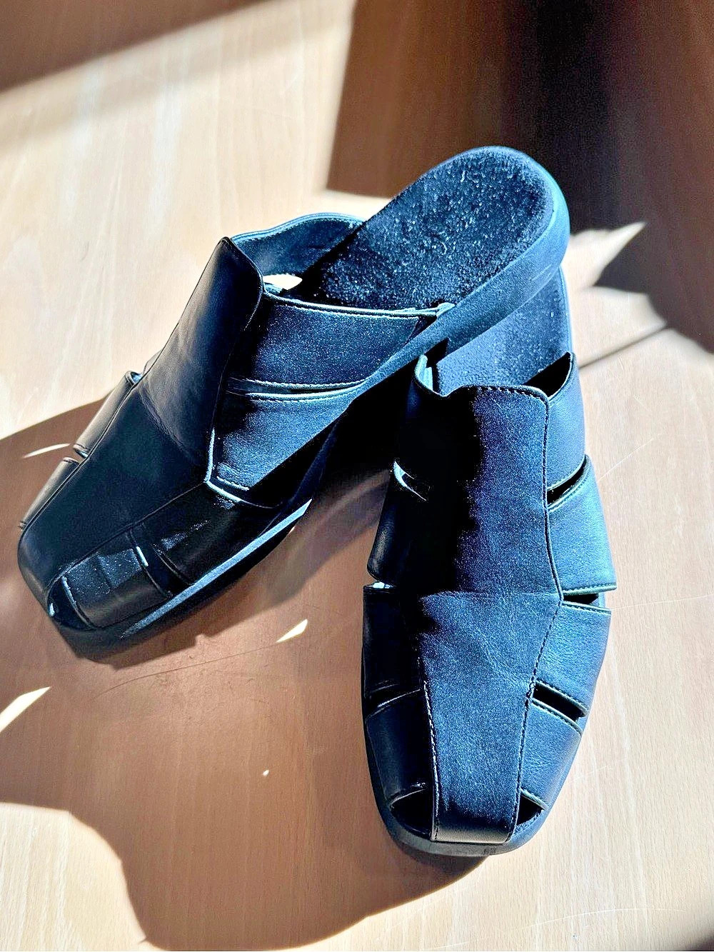 Aerosoles Fisherman Mule Sandals in Black - Picture 2 of 3